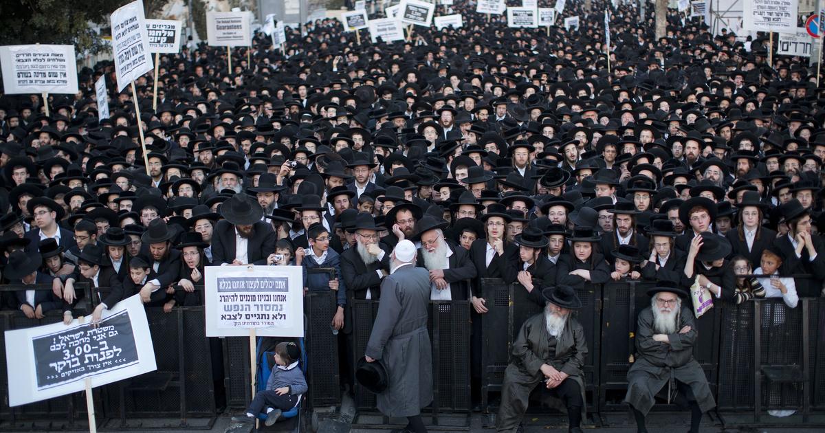 Britania Muzov za planovanie utokov na zidov uznali vinnymi