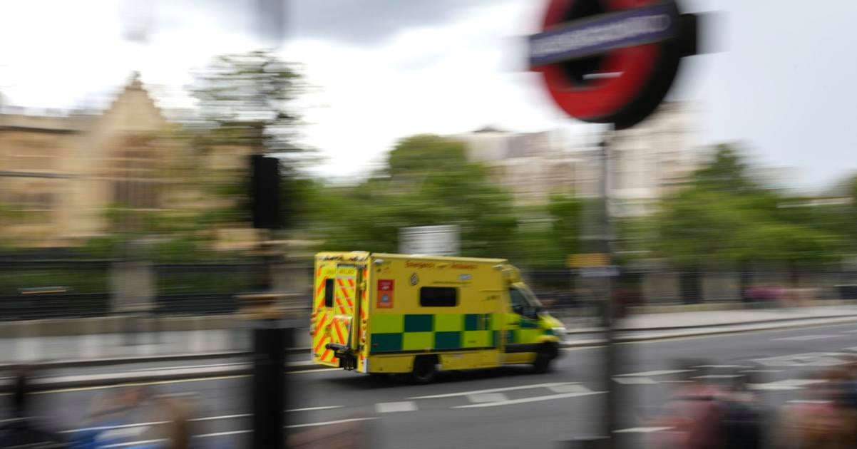 Britania celi vlne superchripky hrozi aj strajk lekarov
