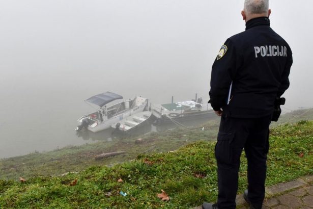 Chorvatsko Na chorvatsko bosnianskej hranici sa prevratil cln s migrantmi jedna osoba zahynula