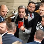 Den ked sa v parlamente otvorili brany pekla