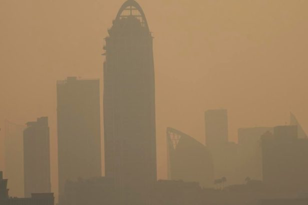 Hlavne mesto Vietnamu sa tyzden dusi v smogu