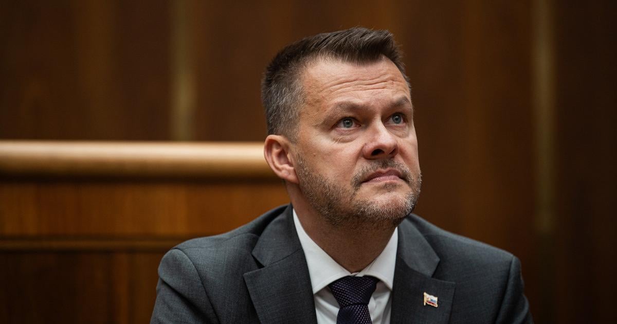 Kritika IT komunity sa potvrdila Urad stopol Migalov tender