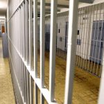 LITVA Troch muzov poslali do vazenia za zhanobenie pomnika