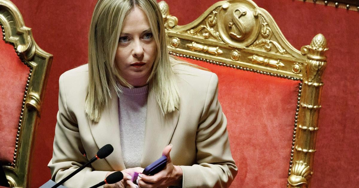 Meloniova a pat premierov ziada povolit hybridy a biopaliva