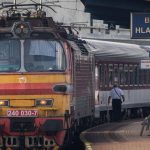 Na hlavnej stanici v Bratislave sa vykolajil vlak