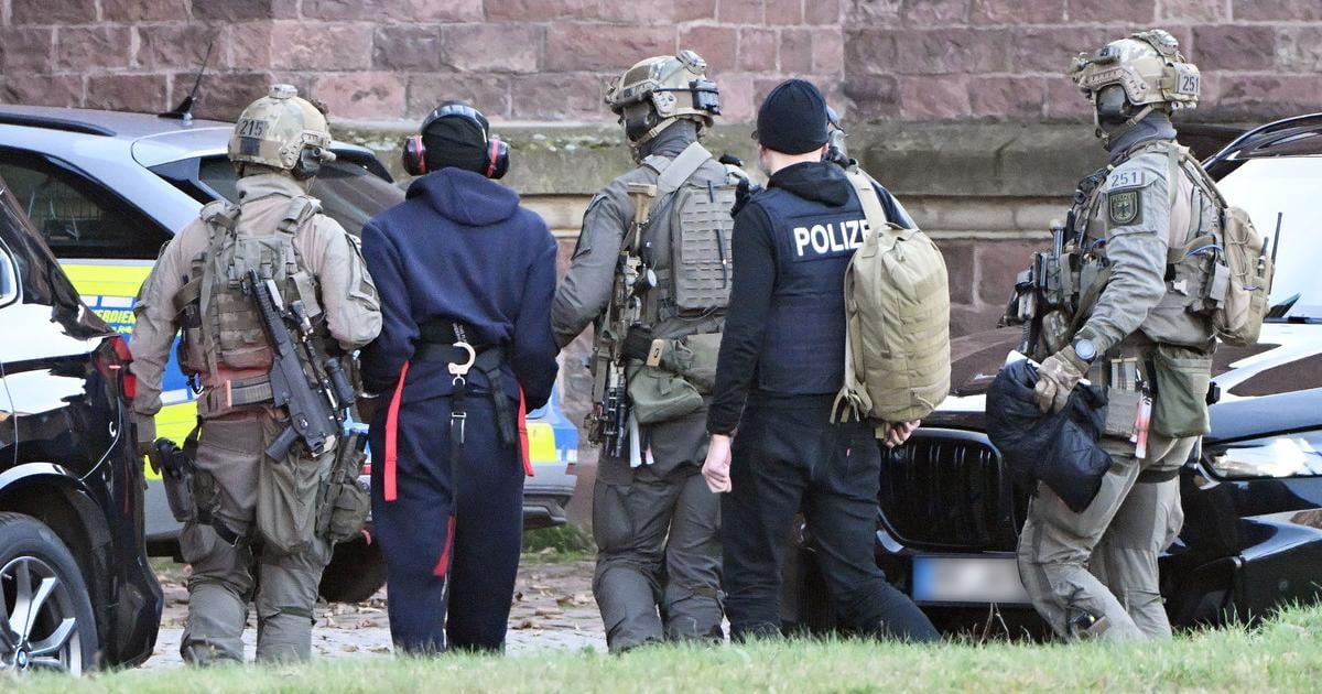 Nemecko Podozrivy z planovania utokov na dopravu pred sudom