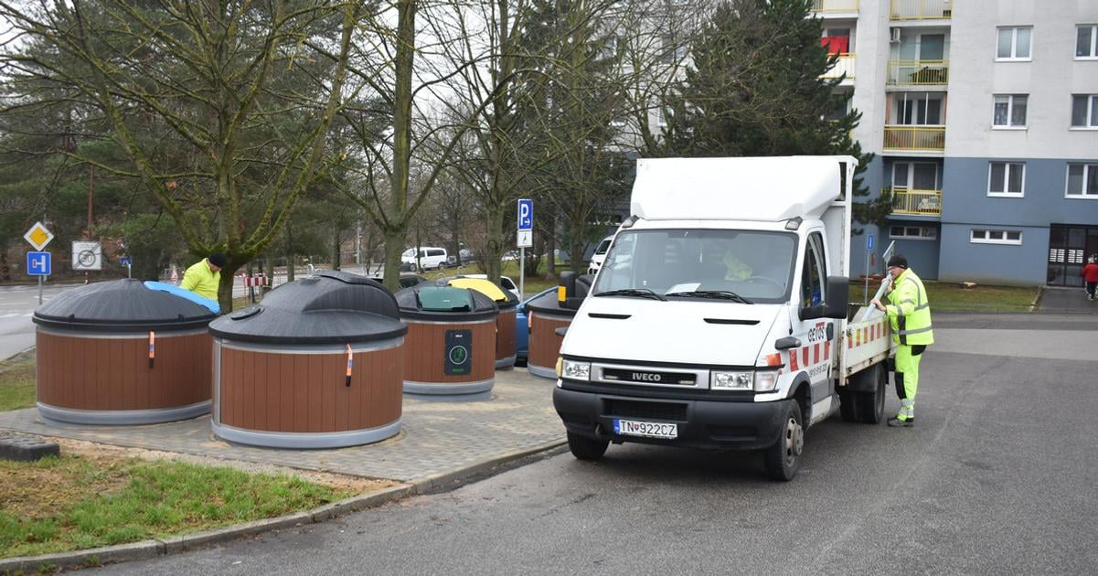 Nove kontajnery na Lavickovej ulici znizili parkovacie miesta