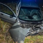 Po nehode pri Trebisove auto skoncilo v priekope traja zraneni