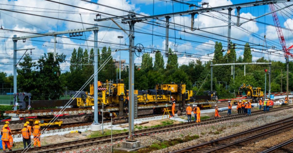 Poprad Prestavba zeleznicneho mosta nad cestou I 66 pokracuje