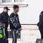 Trojica mladikova surovo napadla a okradla muza