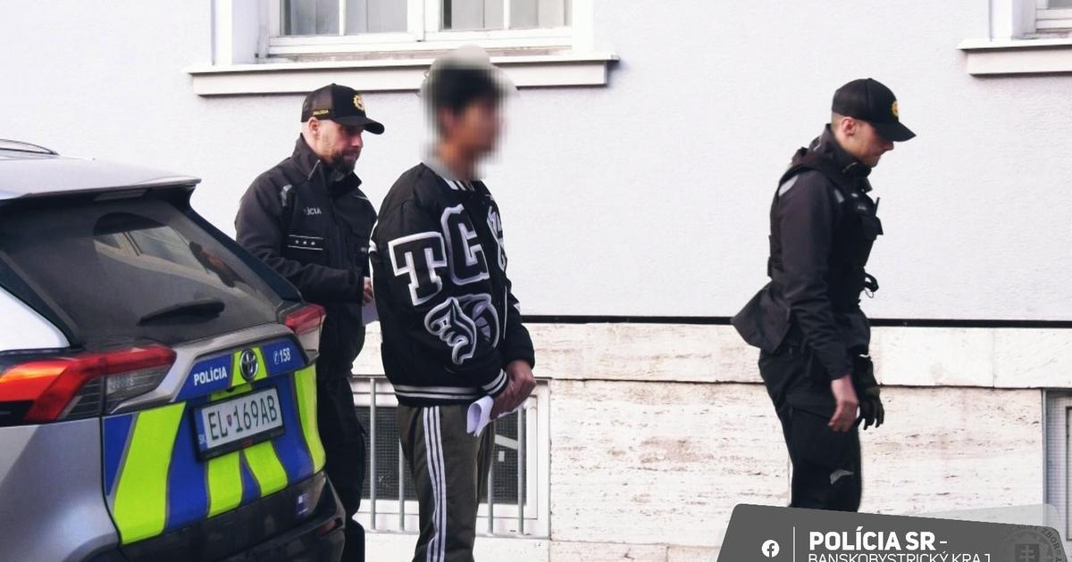 Trojica mladikova surovo napadla a okradla muza
