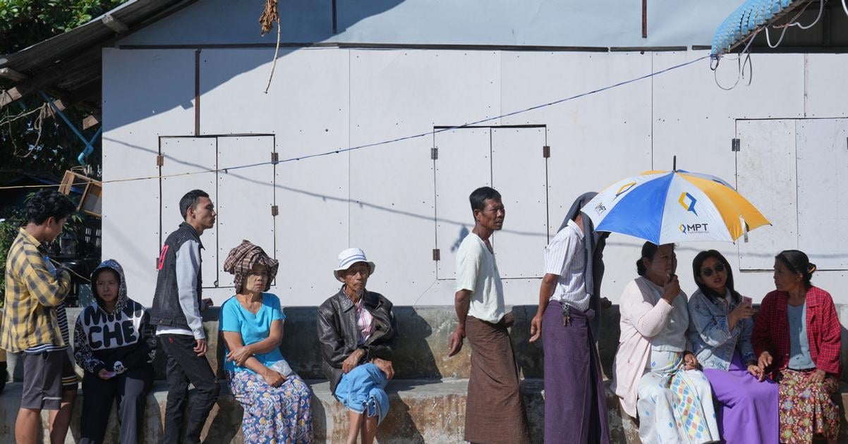 V Mjanmarsku sa konaju prve volby po prevrate