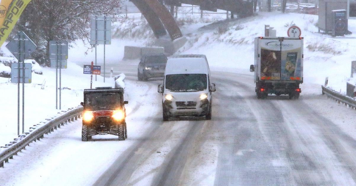 Cesty su vacsinou zjazdne moze tam byt sneh