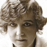 Opravovala zohavene tvare vojakov a zenske krivky