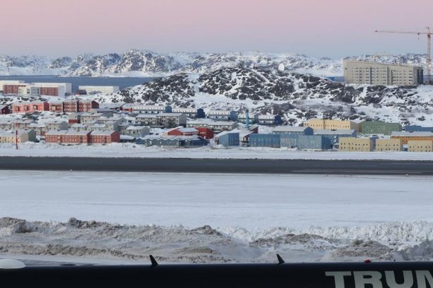 Trumpa pritahuje nerastne bohatstvo Gronska