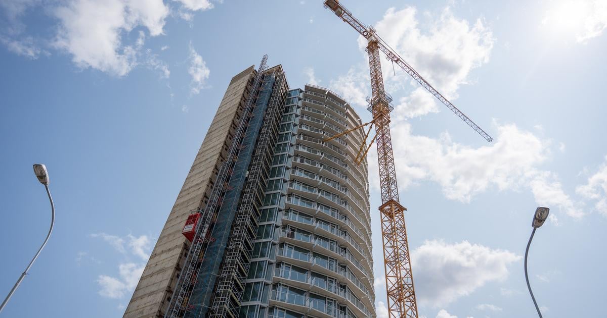 UHP vo svojom hodnoteni opat odporuca MO aby predlozilo plan na vyuzitie budov