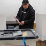 V Kosove zadrzali viac ako 100 ludi podozrivych z manipulacie s volebnymi vysledkami