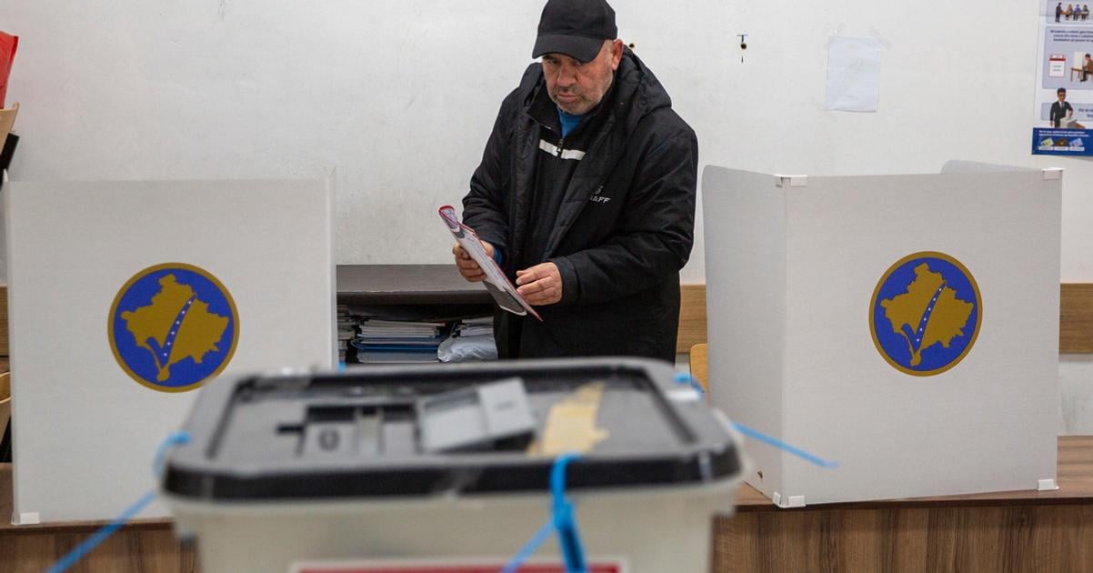 V Kosove zadrzali viac ako 100 ludi podozrivych z manipulacie s volebnymi vysledkami