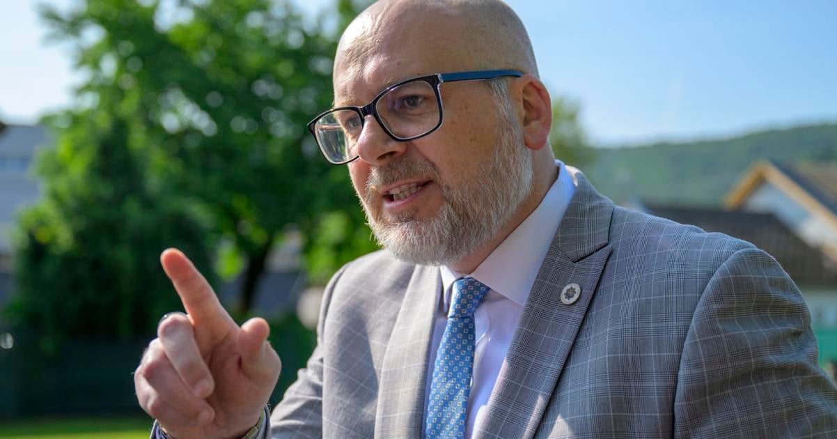 Zacal fungovat Institut samospravy prinasa pomoc mestam obciam