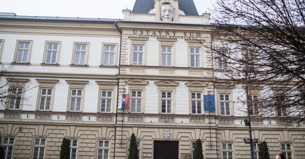 Zoznam institucii odolavajucich Ficovej vlade