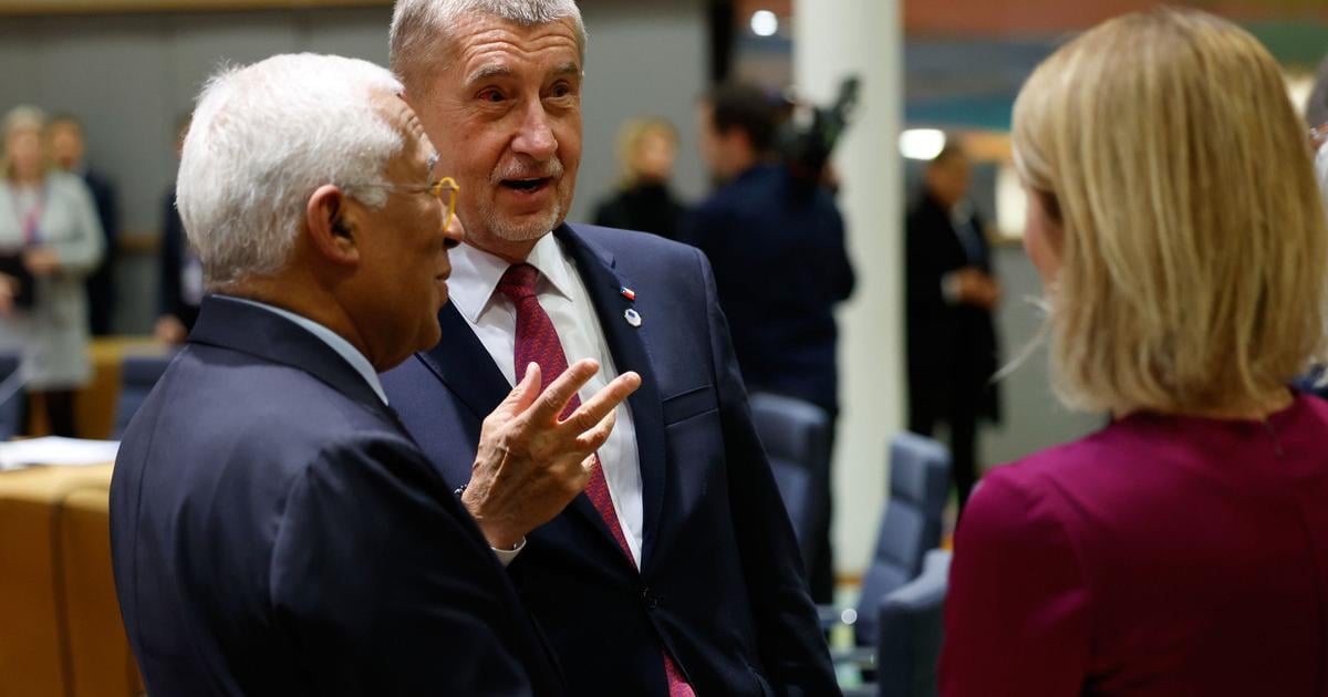 Babiss a na samite EU postavil za spalovacie aut a jadrovu energetiku