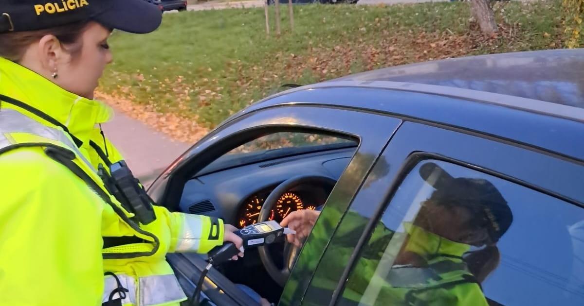 Co slubili to splnili policajti obsadili viacer e vjazdy do miest