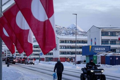 Danske jednotky evakuovali clena posadky americkej ponorky v blizkosti Gronska