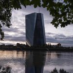 Europksa centralna banka na zaciatku minuleho roka predala cast dolarovych aktiv