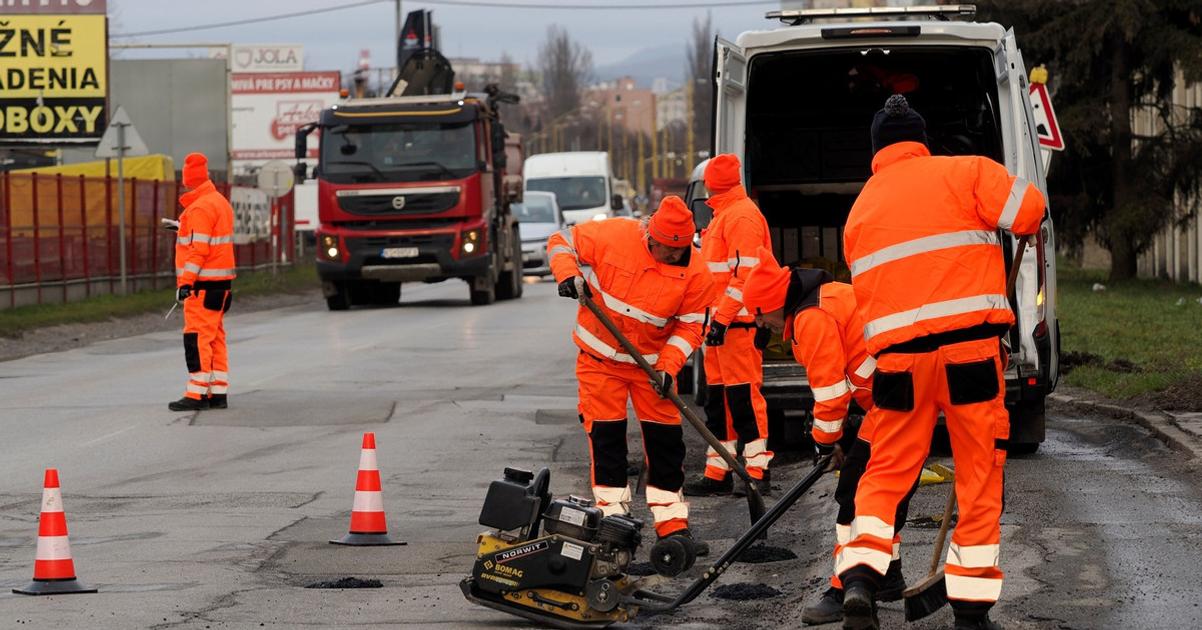 Kosice Mesto pokracuje v oprave vytlkov sposobenych touto zimou