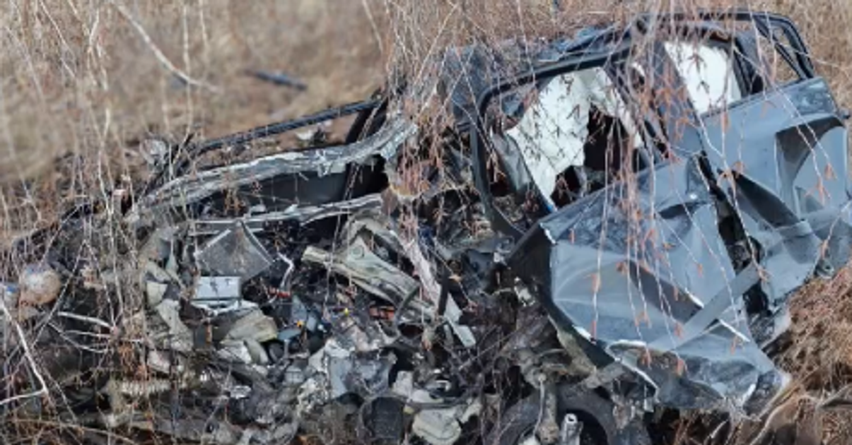 Naraz bol taky silny ze z vozidla zostal iba zhnity vrak Vodic nehodu neprezil