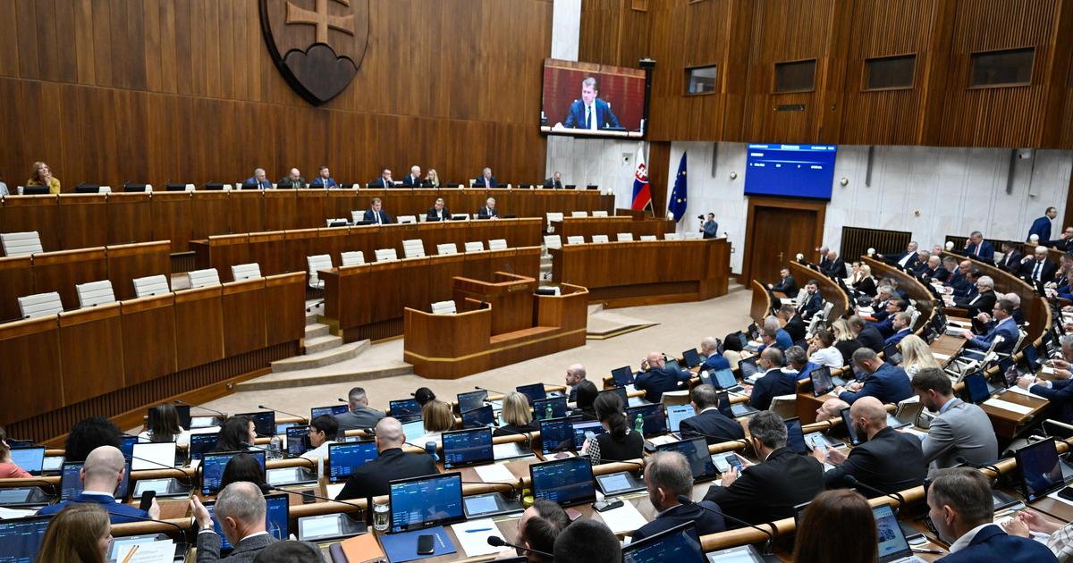 Poslanci zaradili uznesenie na podporu obeti Epsteina do programu