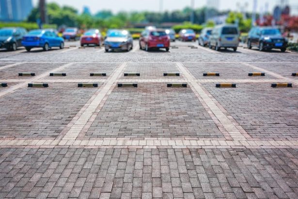 Prievidza planuje zachytne parkovisko pre ludi dochadzajucich do prace Chce zmiernit dopravu