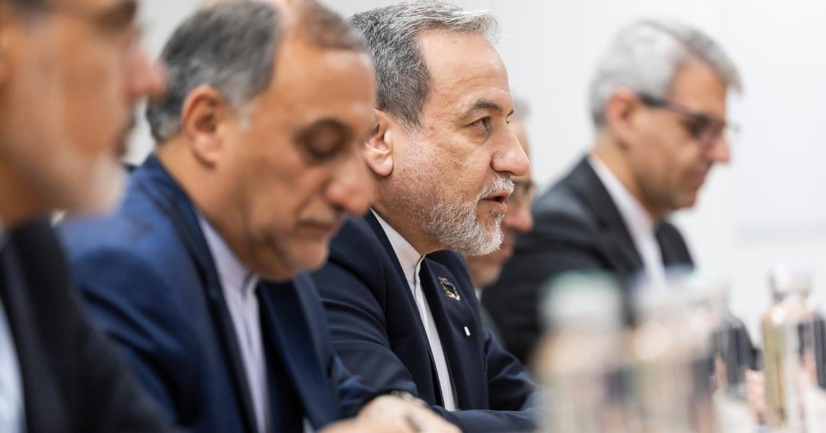 Sef iranskej diplomacie odcestoval do Zenavy caka ho tretie kolo rokovani s USA o jadrovom programe