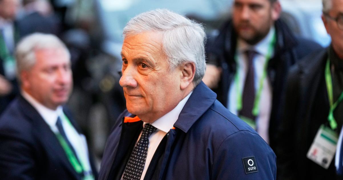 Tajani Po nesulad stanov Rady mieru s ustavou bude Taliansko iba pozorovatelom