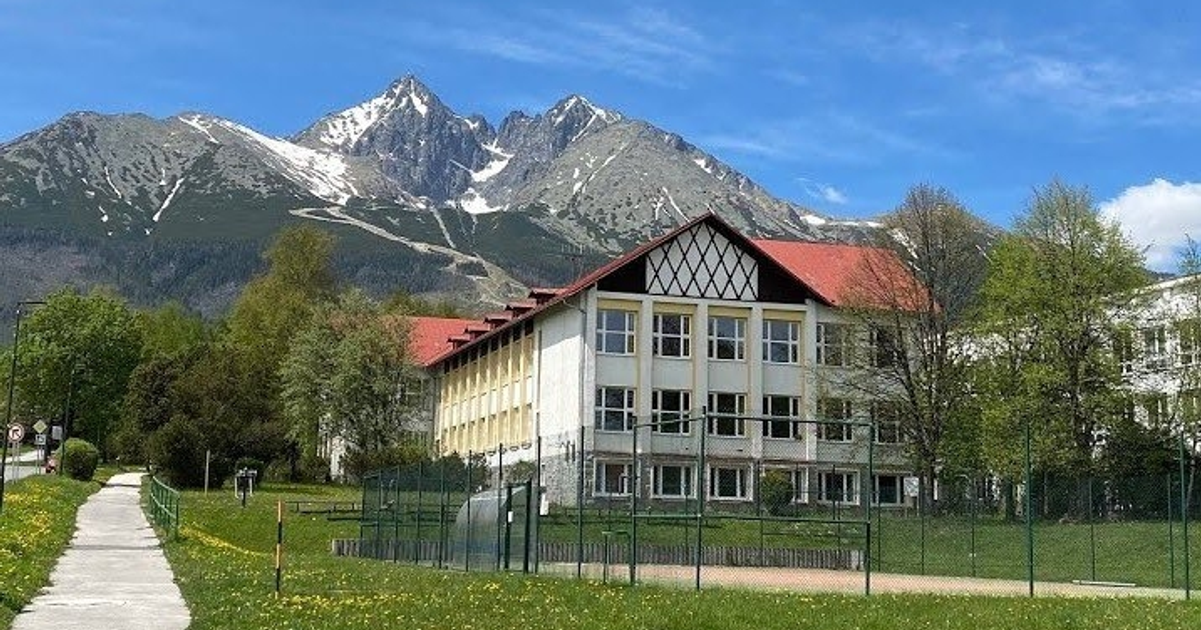 VYSOKE TATRY V pripade odvolania riaditelky ZS v Tatranskej Lomnici boli vsetkym poskytnute dokumenty na ktore mam zo zakona opravnenie Korzar Spis a Gemer SME