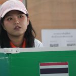 Zacali sa parlamentne volby pozorovatelia predpokladaju tesny vysledok