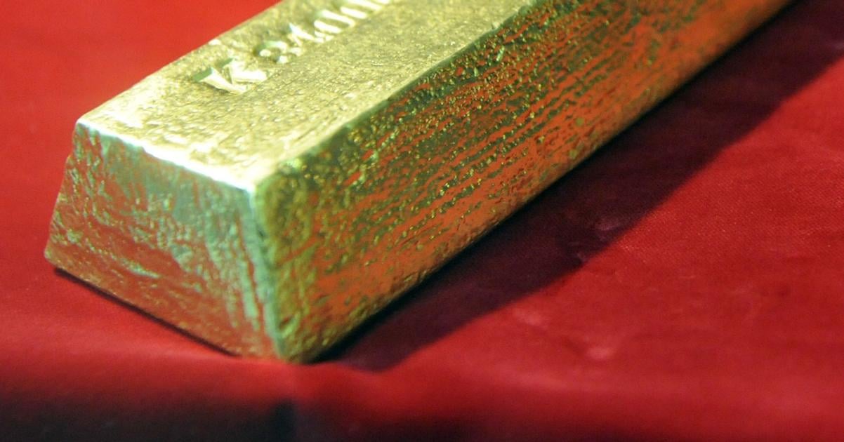 Cena zlata poklesla o viac nez 3 percenta