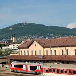 Cestujucich vo vlakoch cakaju dalsie obmedzenia Do hlavneho mesta sa nedostanu bez prestupovania