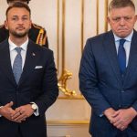 Koalicia chce vlastny navrh k oznamovatelom korupcie zrusit prostrednictvom nedovolenho prilepku o vojnovych hroboch