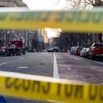 Okolie Bieleho domu bolo uzavrete po naraze dodavky do bezpecnostnej bariety