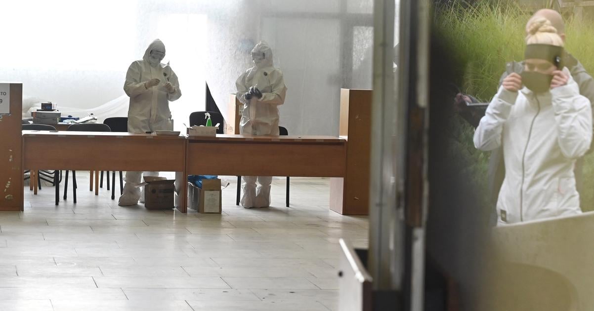 Prezident si uctil obete covidu a kritizoval vladu za nedokoncene vysetrovanie pandemie