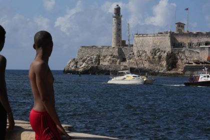 Stratene plachetnice s humanitarnou pomocou dorazili na Kubu