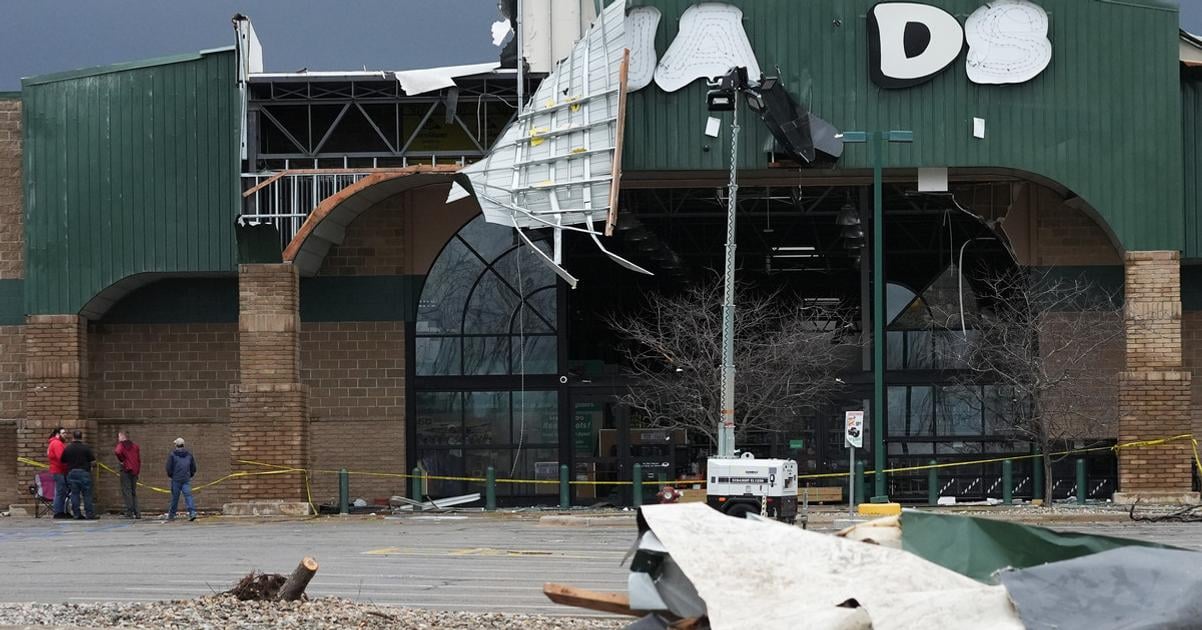 Tornada v statoch Michigan a Oklahoma si vyziadali najmenej osem obeti