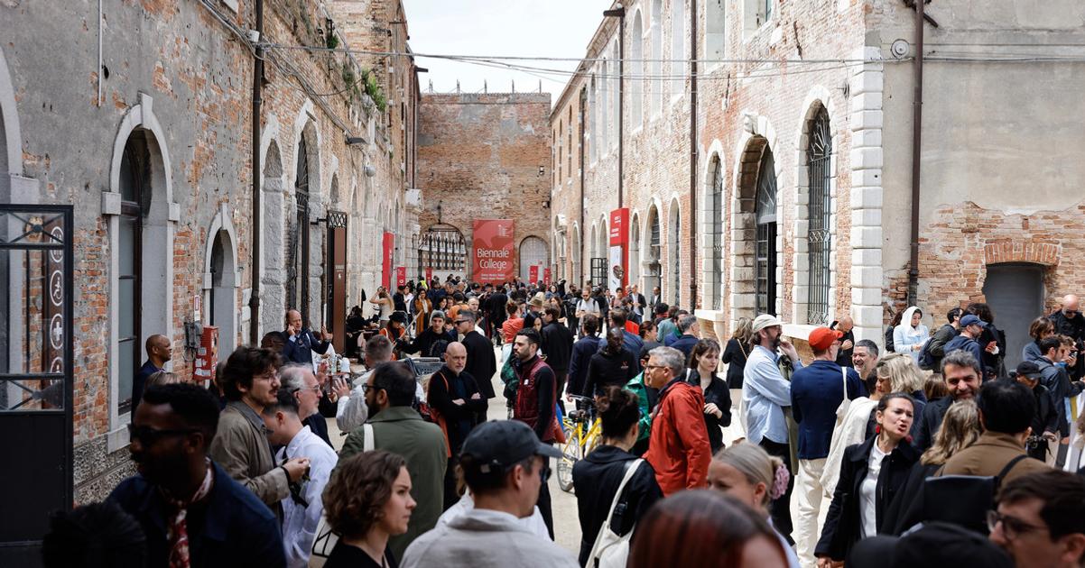 Ucast Ruska na prestiznom benatskom bienale vyvolava silnu kritiku