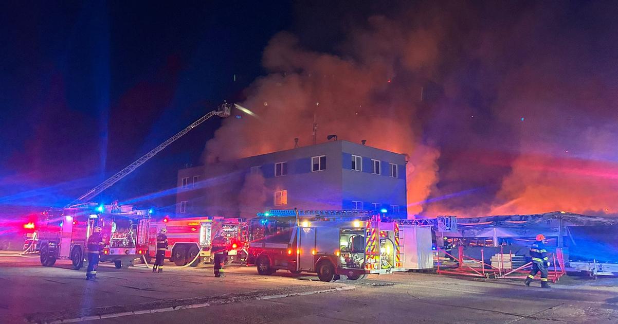 V Pardubicach vyhorela hala zbrojovky pripadom sa zaoberia aj BIS