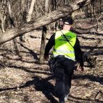 V okoli pohoria Tribec hladaju nezvestneho mladeho muza Policia prehladava aj lesy