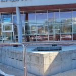 Znama kulturna pamiatka zmenila svoj vzhlad Pribudli velke trojuholniky aby sa zabranilo prehrievaniu vody