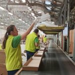 Znamy slovensky vyrobca nabytku prechadza restrukturalizaciou Dlhy presahuju pol miliona firma hovori o tlaku media