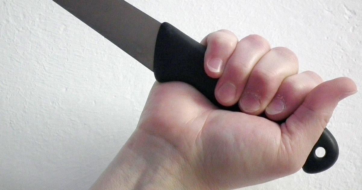 incident v kosickom nakupnom centre opity muz sa s nozom v ruke vyhadzal sbs karovi zabitim