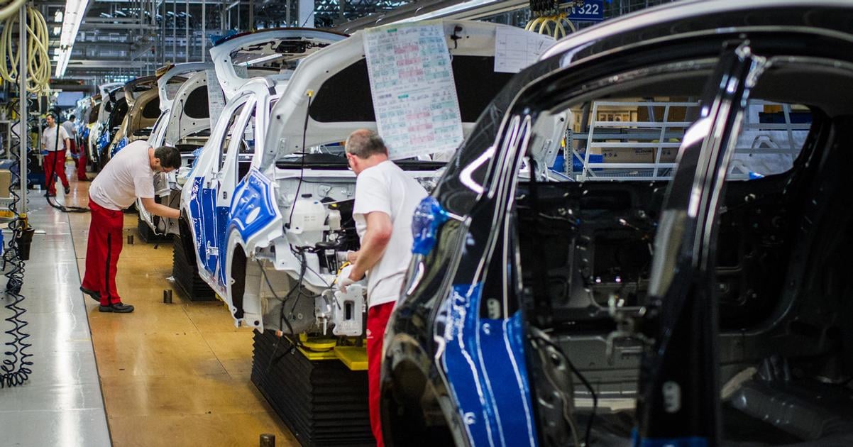 situacia sa vyostruje odborari v automobilke kia hrozia strajkom k mzde pozaduju 250 eur navyse